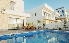 Larnaca Liv & Co Suites